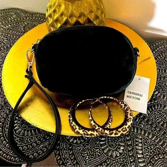 Handbags - WRISTLET BLACK